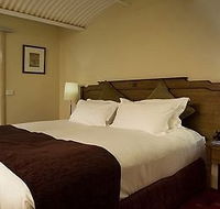 Grand Hotel Melbourne - Sunshine Coast Guide