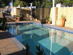 Blue Violet Motor Inn - Sunshine Coast Guide 1