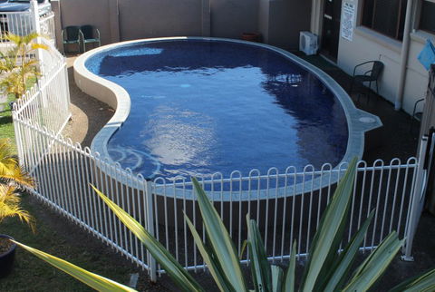 A' Montego Mermaid Beach Motel - Sunshine Coast Guide 2