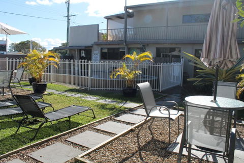 A' Montego Mermaid Beach Motel - Sunshine Coast Guide 4