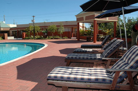 Country Comfort Inter City Perth Hotel & Apartments - Sunshine Coast Guide 1