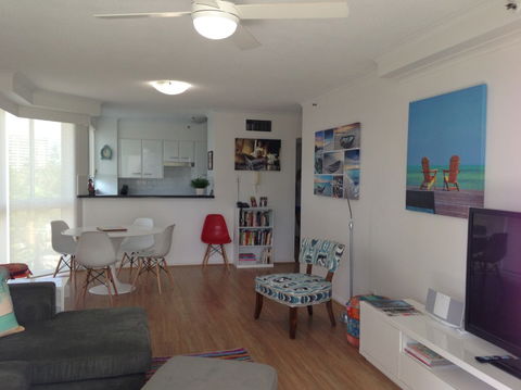 Crest Apartments - Sunshine Coast Guide 3