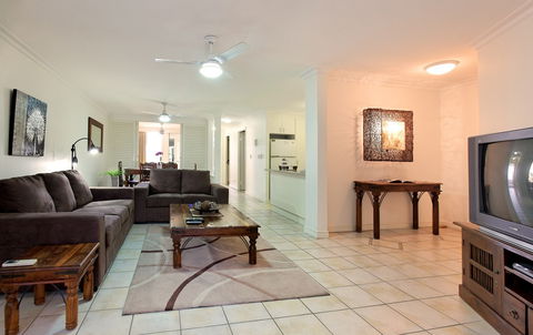 La Grande Apartments Broadbeach - Sunshine Coast Guide 0