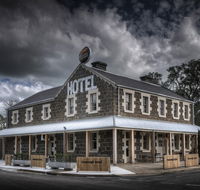 Inverleigh Hotel - Sunshine Coast Guide