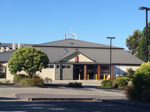  Bradford Hotel - Sunshine Coast Guide 0