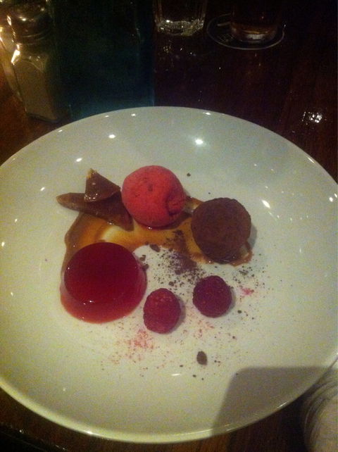 Cat & Fiddle Hotel - Sunshine Coast Guide 0
