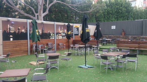 Shoppingtown Hotel - Sunshine Coast Guide 0