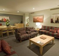 Royal On The Park - Sunshine Coast Guide