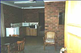 Tabourie Lake Motor Inn Resort - Sunshine Coast Guide 1