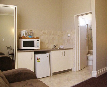 Best Western Silver Haven Motor Inn - Sunshine Coast Guide 0