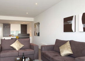 Apartments @ Docklands - Sunshine Coast Guide 4