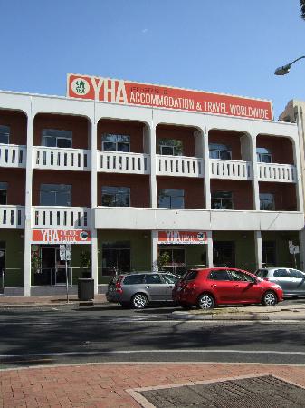 Adelaide Central YHA - Sunshine Coast Guide 0