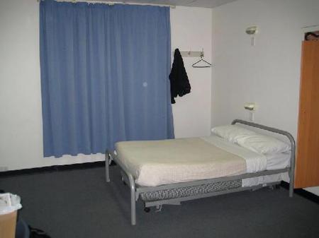 Adelaide Central YHA - Sunshine Coast Guide 4