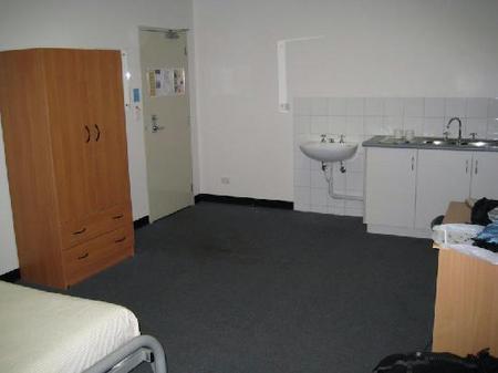 Adelaide Central YHA - Sunshine Coast Guide 5