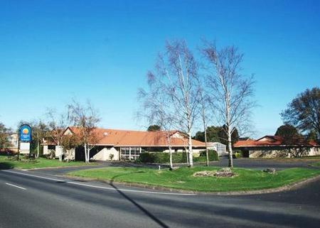 Comfort Inn Silver Birch - Sunshine Coast Guide 1