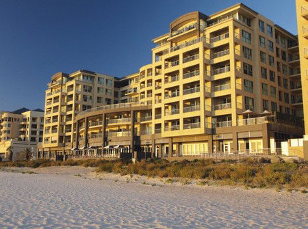 Oaks Plaza Pier - Sunshine Coast Guide 1