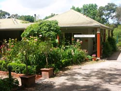 Treetops Bed And Breakfast - Sunshine Coast Guide 0