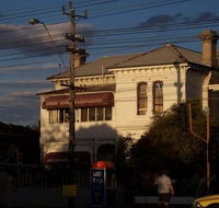Lords Lodge Backpackers - Sunshine Coast Guide