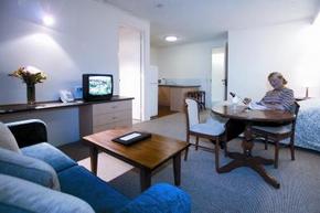 Hotel Cavalier - Sunshine Coast Guide 1