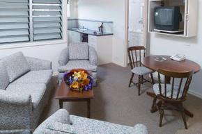 Hotel Cavalier - Sunshine Coast Guide 3