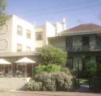 Magnolia Court Boutique Hotel - Sunshine Coast Guide