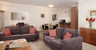 Ringwood Royale Apartment Hotel - Sunshine Coast Guide 0