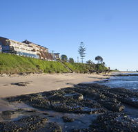 Oceanfront Motel - Sunshine Coast Guide
