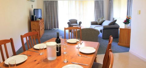 Abbey Beach Resort - Sunshine Coast Guide 2