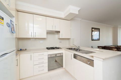 Astra Apartments - Chatswood - Sunshine Coast Guide 2