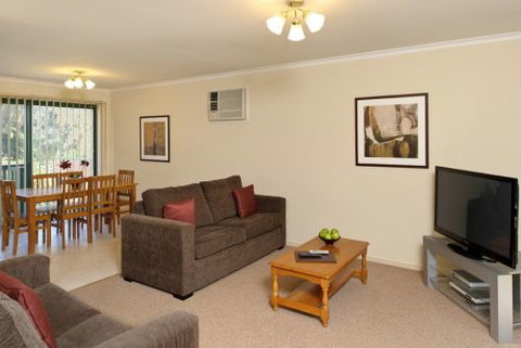 Apartments @ Mount Waverley - Sunshine Coast Guide 0