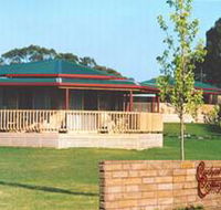 Carolynne's Cottages - Sunshine Coast Guide