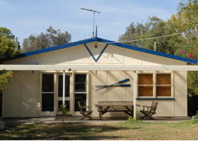 Blue Oars - Sunshine Coast Guide 0