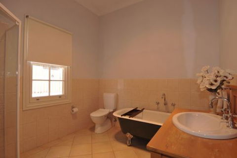 Charlie Bates Cottage - Sunshine Coast Guide 5