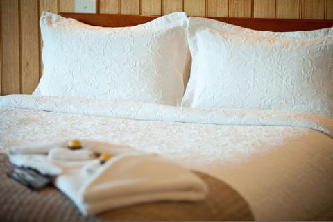 Coastal View Cabins - Sunshine Coast Guide 2