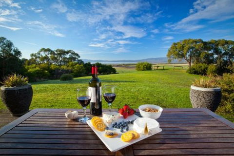 Coastal View Cabins - Sunshine Coast Guide 4