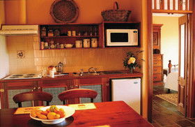 Eve's Cottages - Sunshine Coast Guide 0