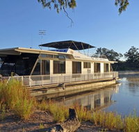 Houseboat Heaven - Sunshine Coast Guide