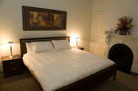 Sabina On Little Myers - Sunshine Coast Guide 0