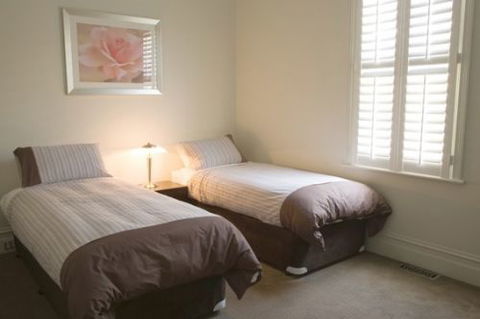 Sabina On Little Myers - Sunshine Coast Guide 2