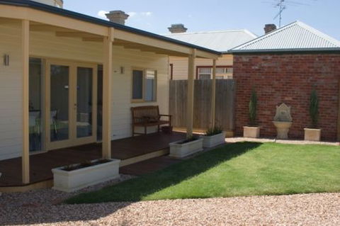 Sabina On Little Myers - Sunshine Coast Guide 7