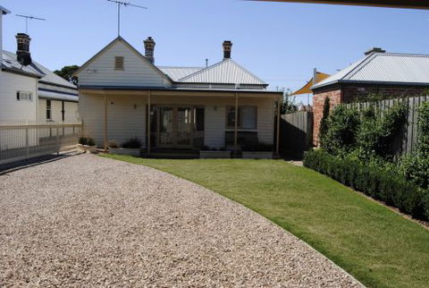 Sabina On Little Myers - Sunshine Coast Guide 8