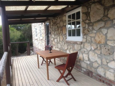 Glendon Beach House - Sunshine Coast Guide 2