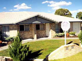 Cedar Lodge - Sunshine Coast Guide 0