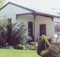 Elmstead Cottages - Sunshine Coast Guide