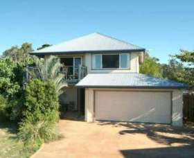 Apartment 2 Mullumbimbi Street Accommodation - Sunshine Coast Guide 0