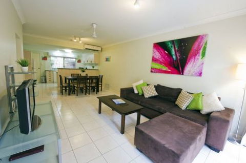 Costa Royale Trinity Beach  - Sunshine Coast Guide 5