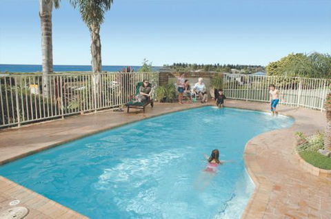 Captain's Quarters - Sunshine Coast Guide 0