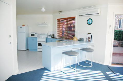 Captain's Quarters - Sunshine Coast Guide 5