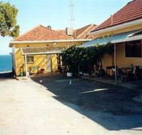 Bay View Holiday Flats - Sunshine Coast Guide