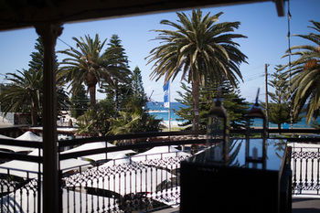 Coogee Bay Hotel - Boutique - Sunshine Coast Guide 4